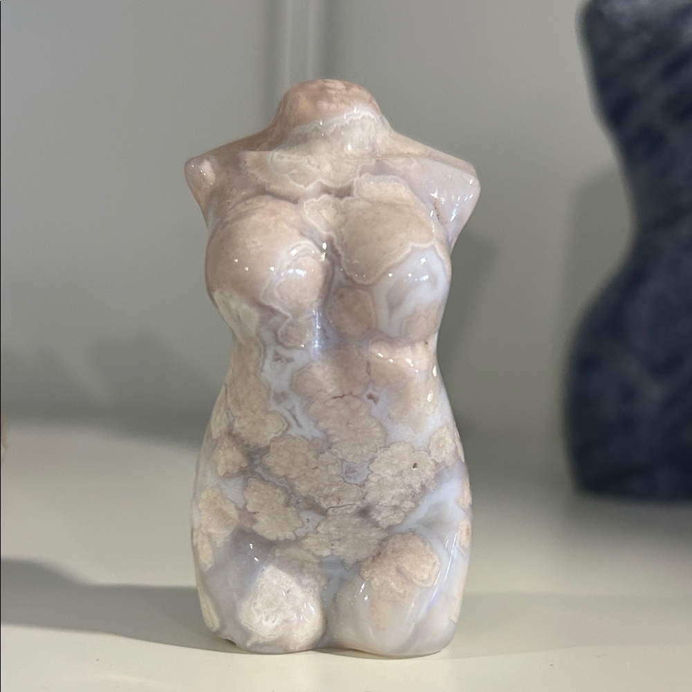 Flower agate crystal Female Torso Sculpture - Picture 6 of 6
